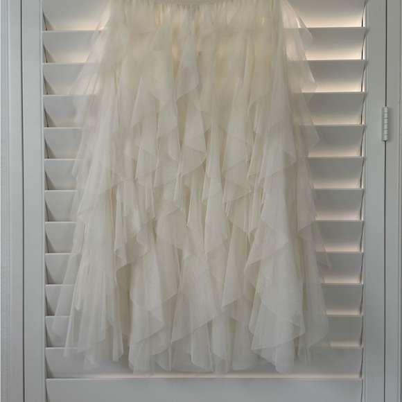 NWT Chelsea & Violet Cream Layered A-Line Ruffled Tulle Skirt